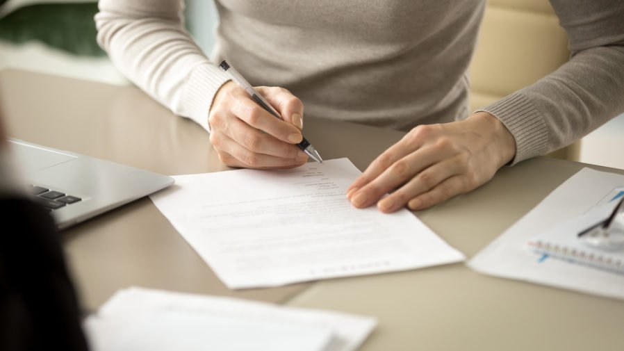 signing-document