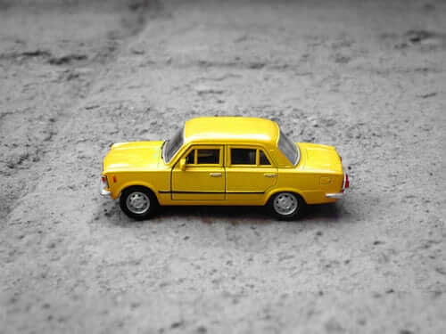 yellow-minicab-image