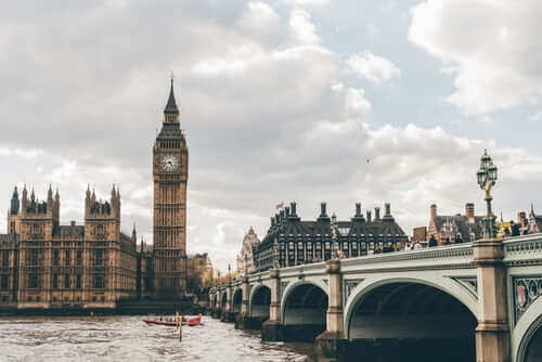 london-skyline-elizabeth-tower