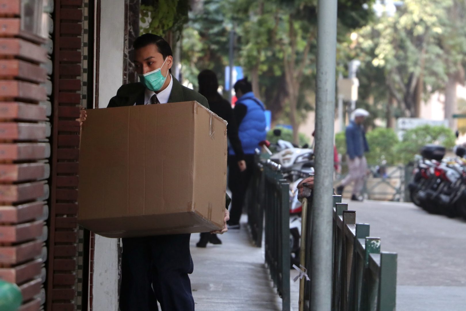 amazon-delivery-box