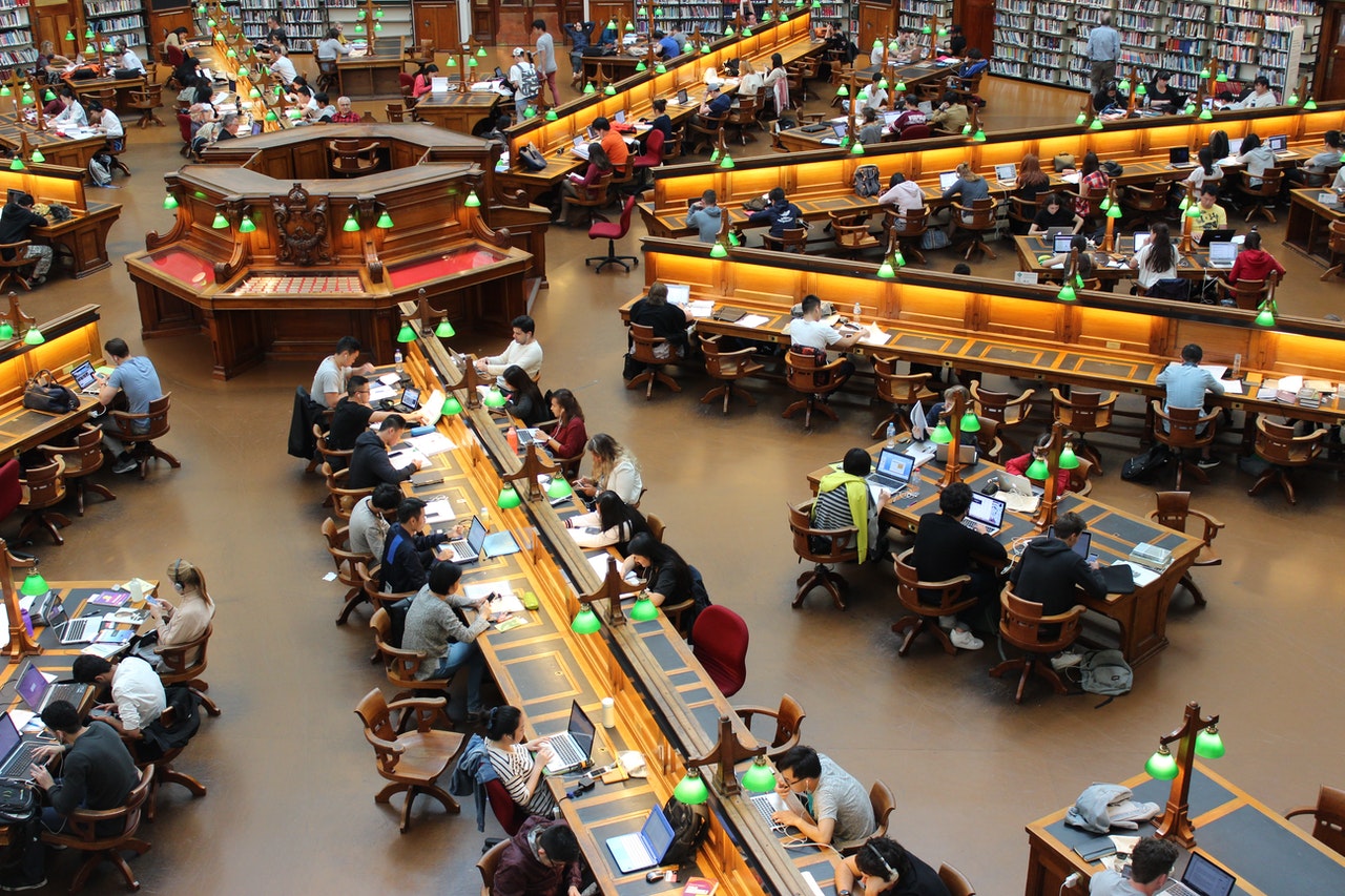 universities-library-students