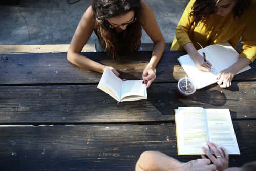 women-business-team