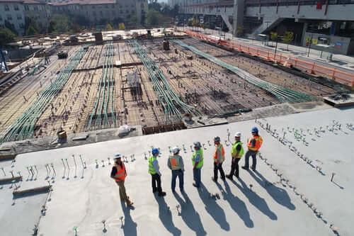 construction-workers-social-distancing