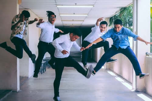 happy-workers-office