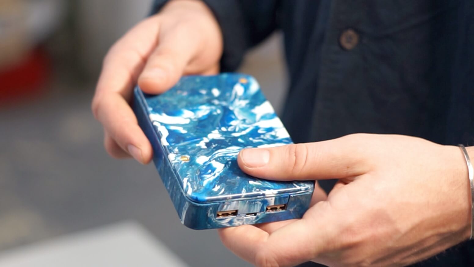 gomi-portable-charger