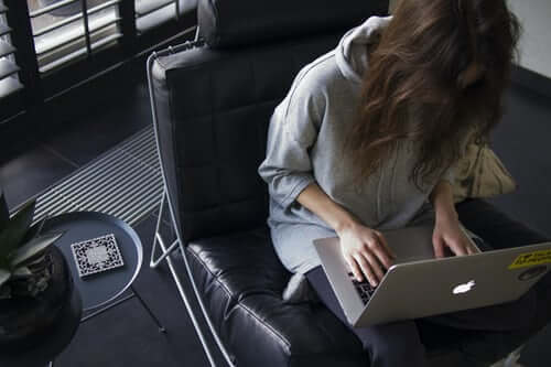 remote-female-worker