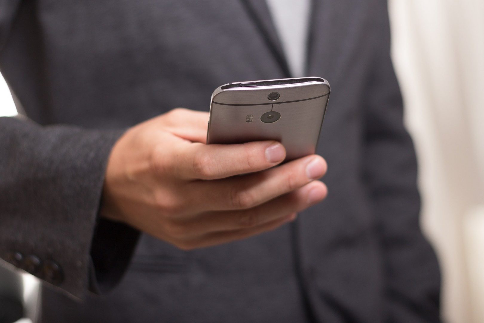 mobile-phone-dialling