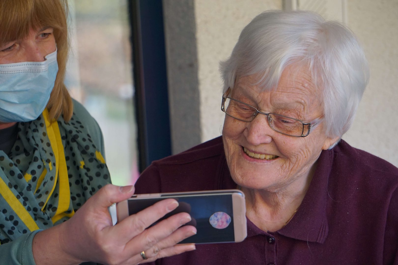 old-person-gaming