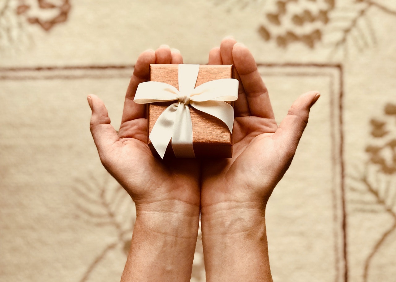 23 Best Monogrammed Gifts For Loved Ones