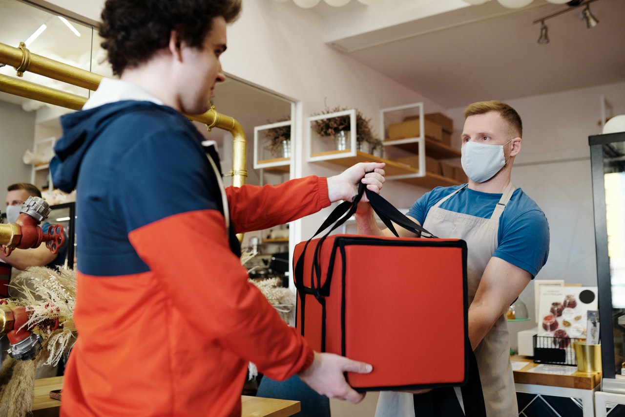 deliveroo-fight-food-poverty