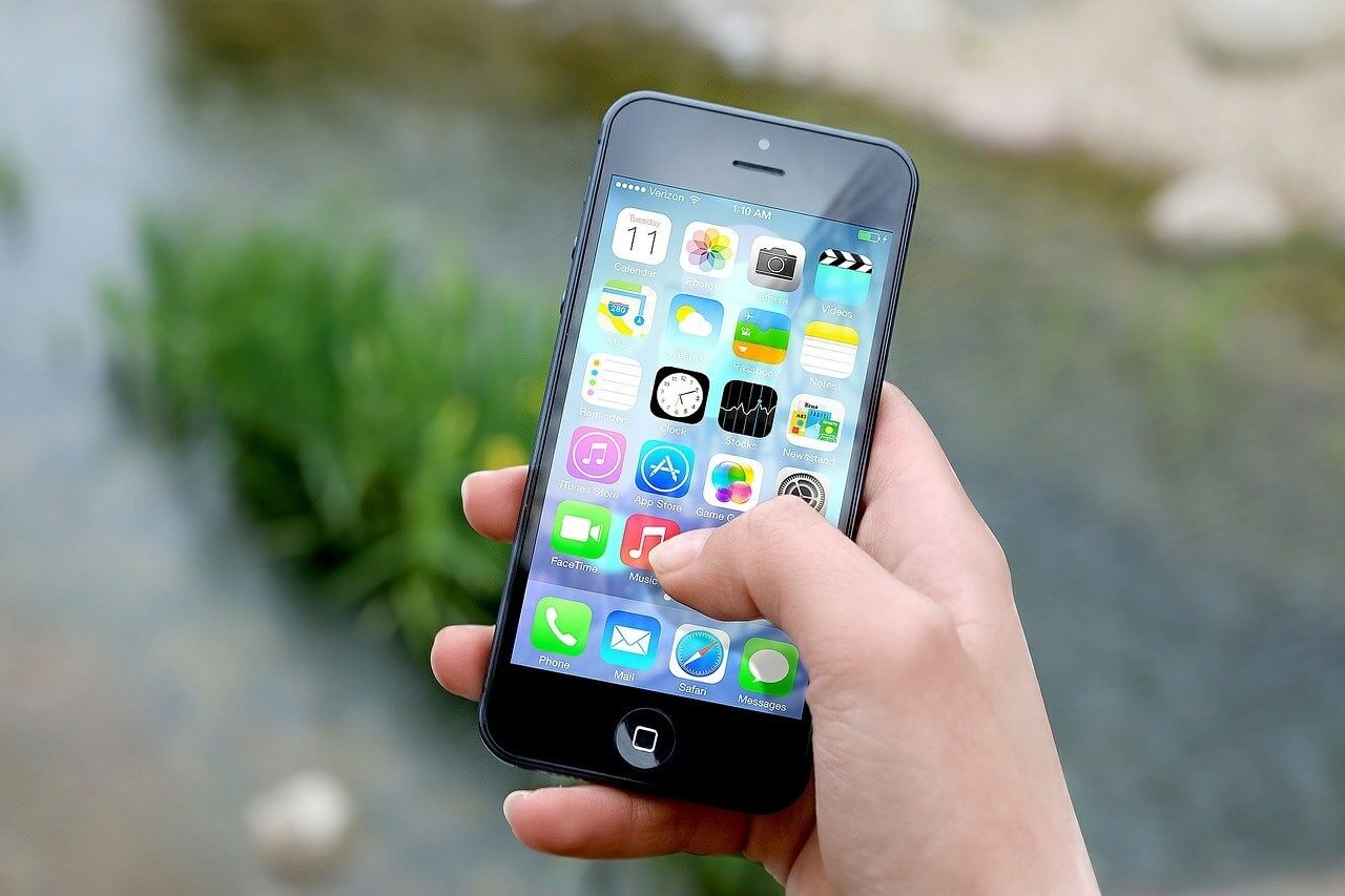 scrolling-iphone