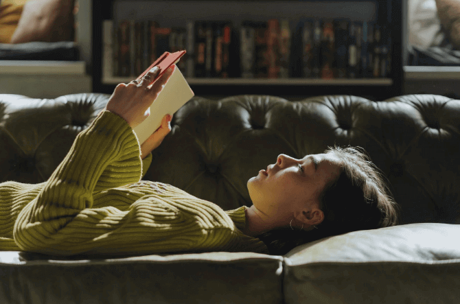 woman-reading-book