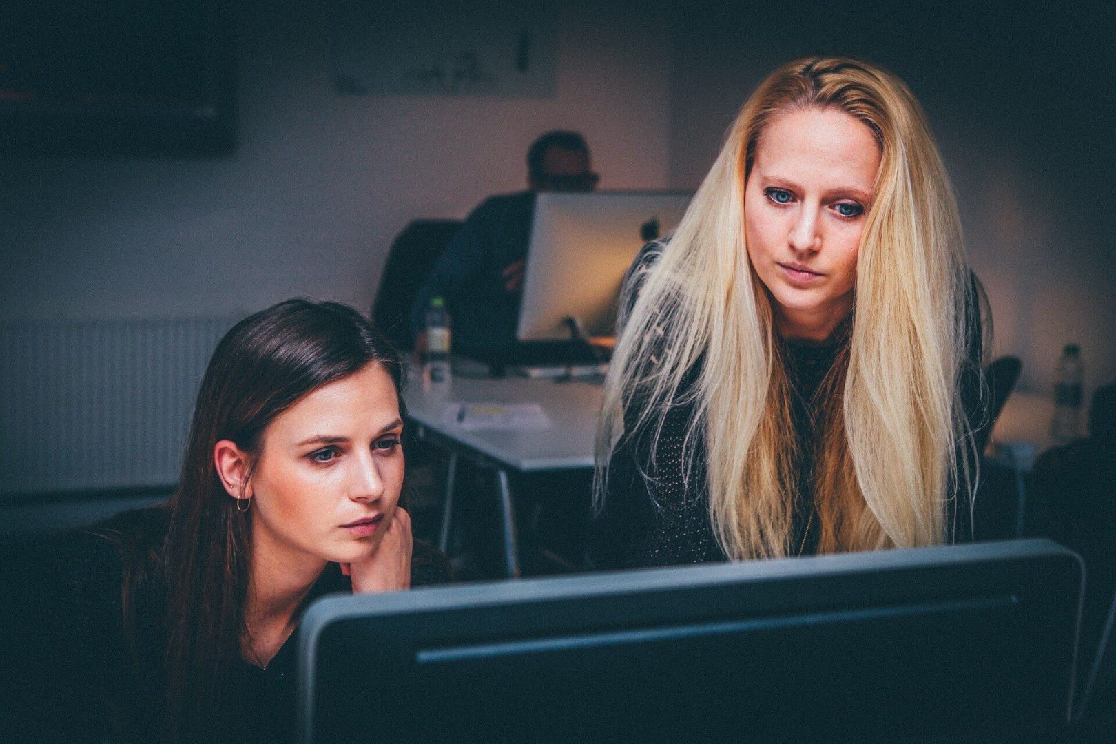 tired-office-workers-uk