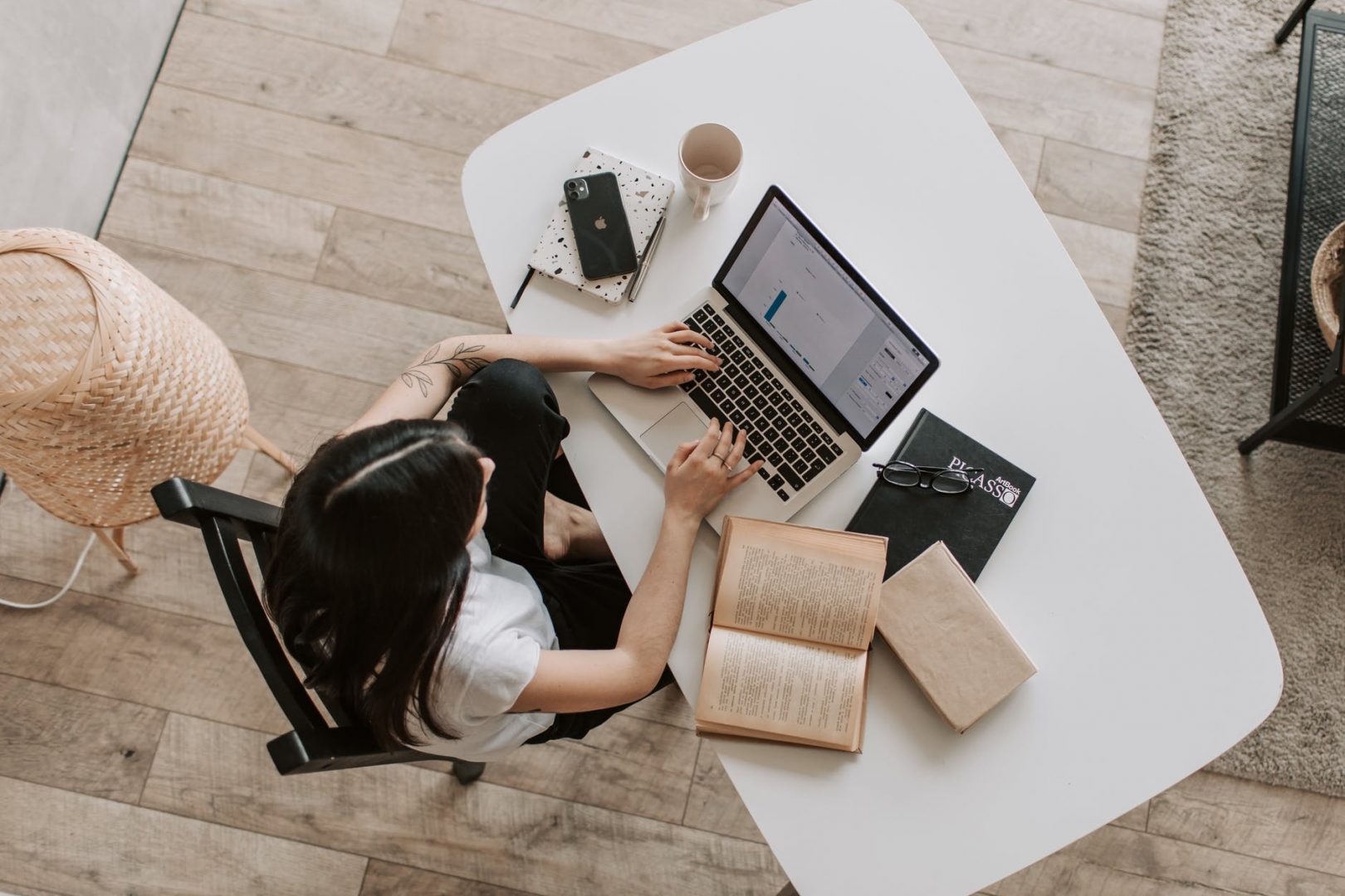 laptop-connected-to-a-good-vpn