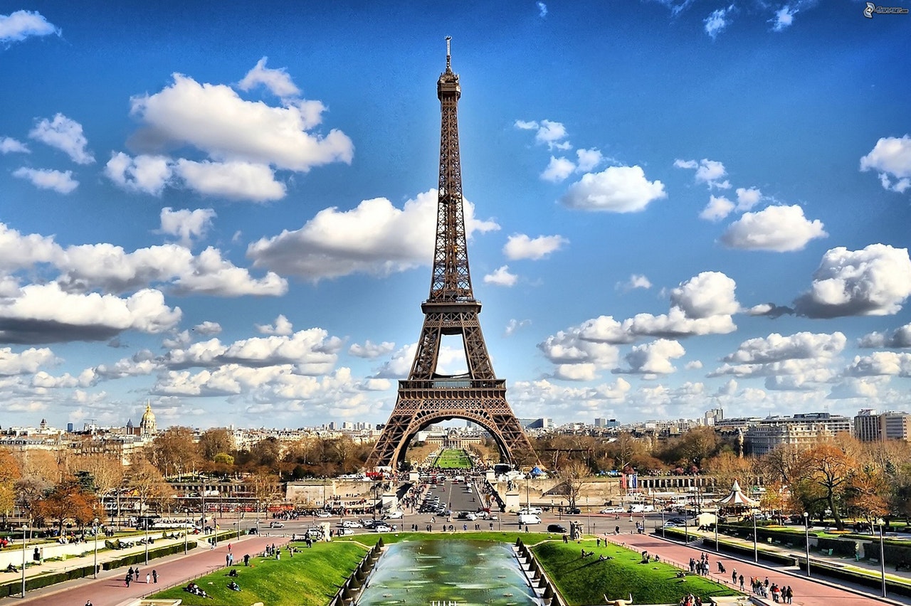 eiffel-tower-landfill
