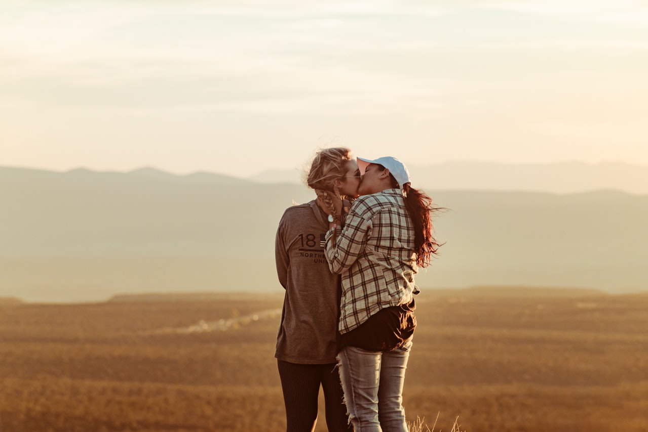 holiday-romance-language