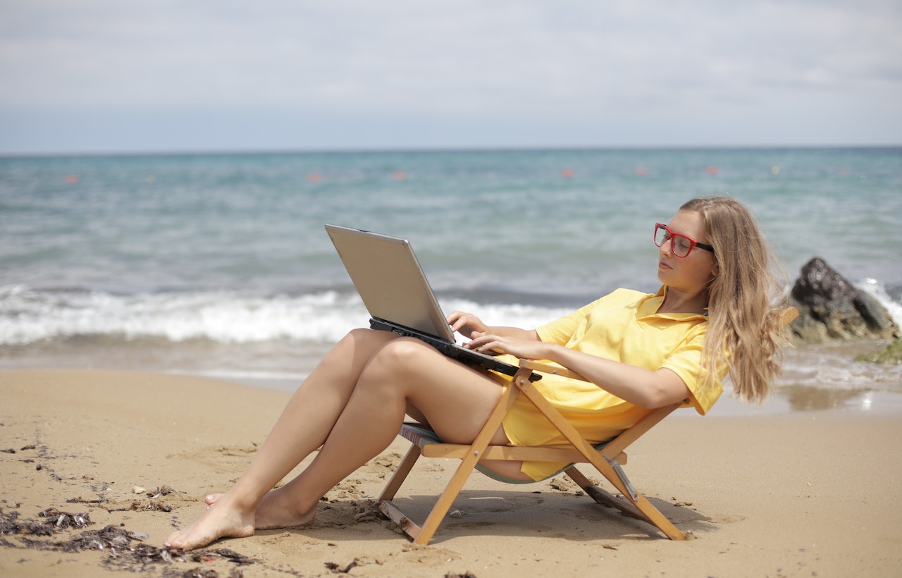 digital-nomad-work-abroad