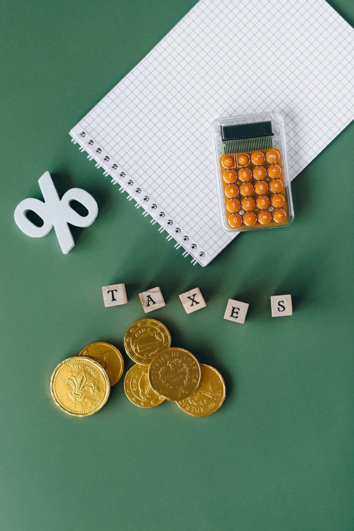 tax-calculator-money