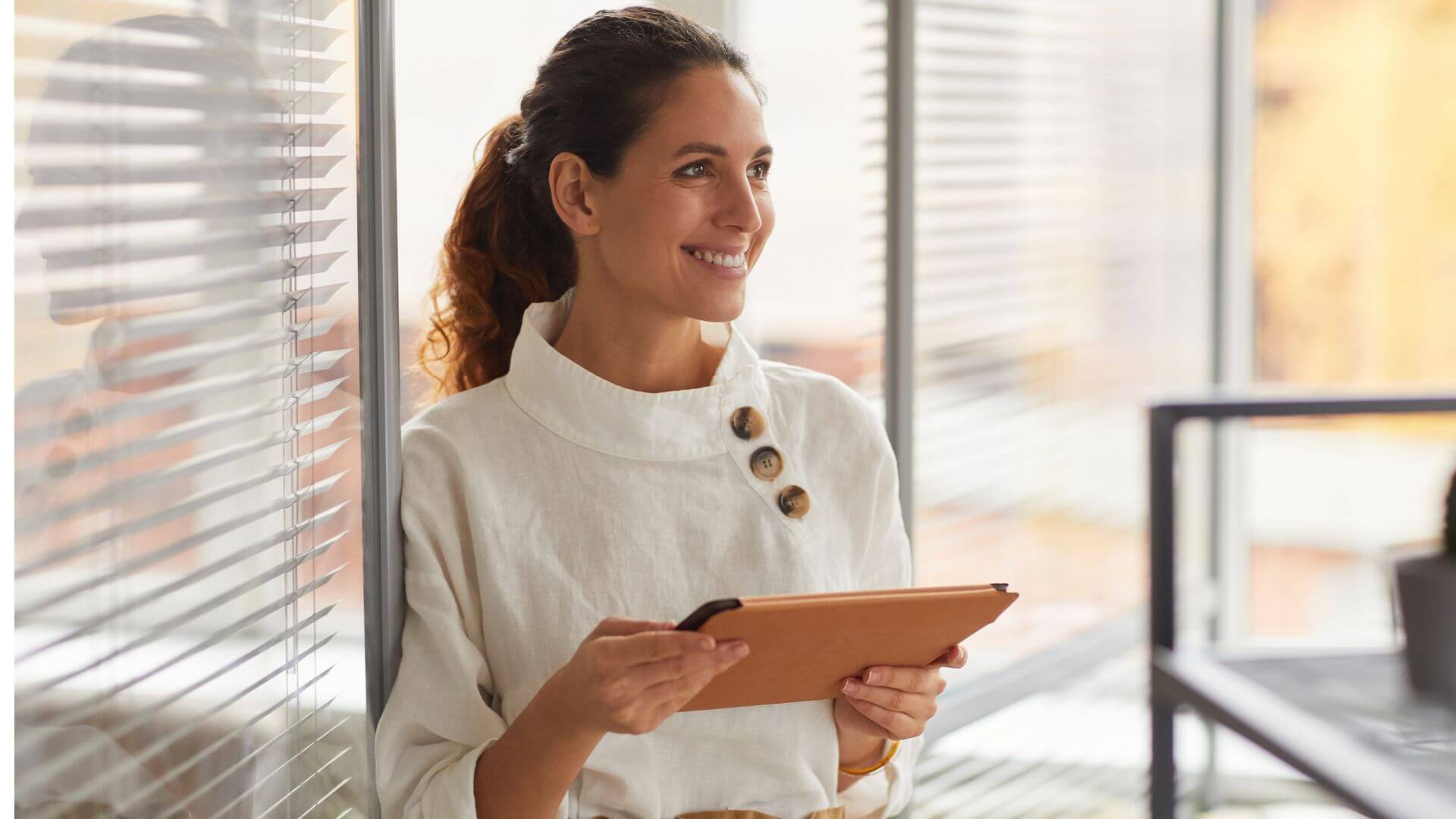 Entrepreneur Holding iPad