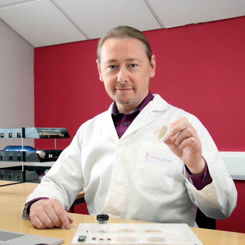 Simon Thomas CEO Paragraf
