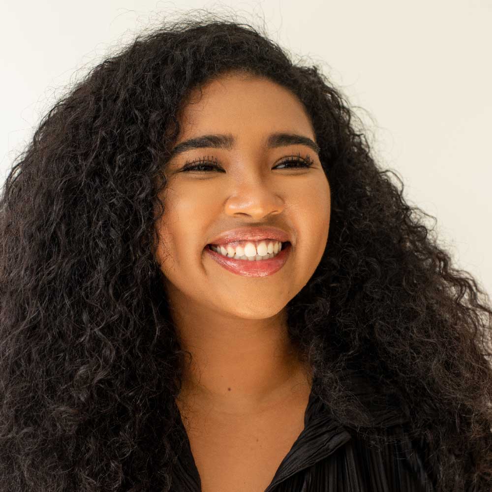 Sydney-Samuels-Headshot-07_22-Banke-Koledoye