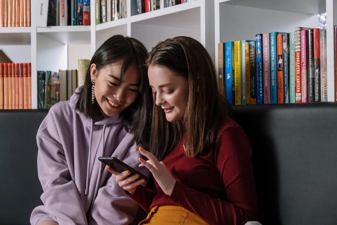 high-school-students-using-phones-connected-to-a-vpn