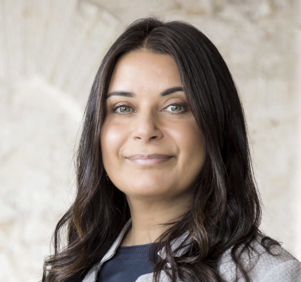 Zarnaz Arlia