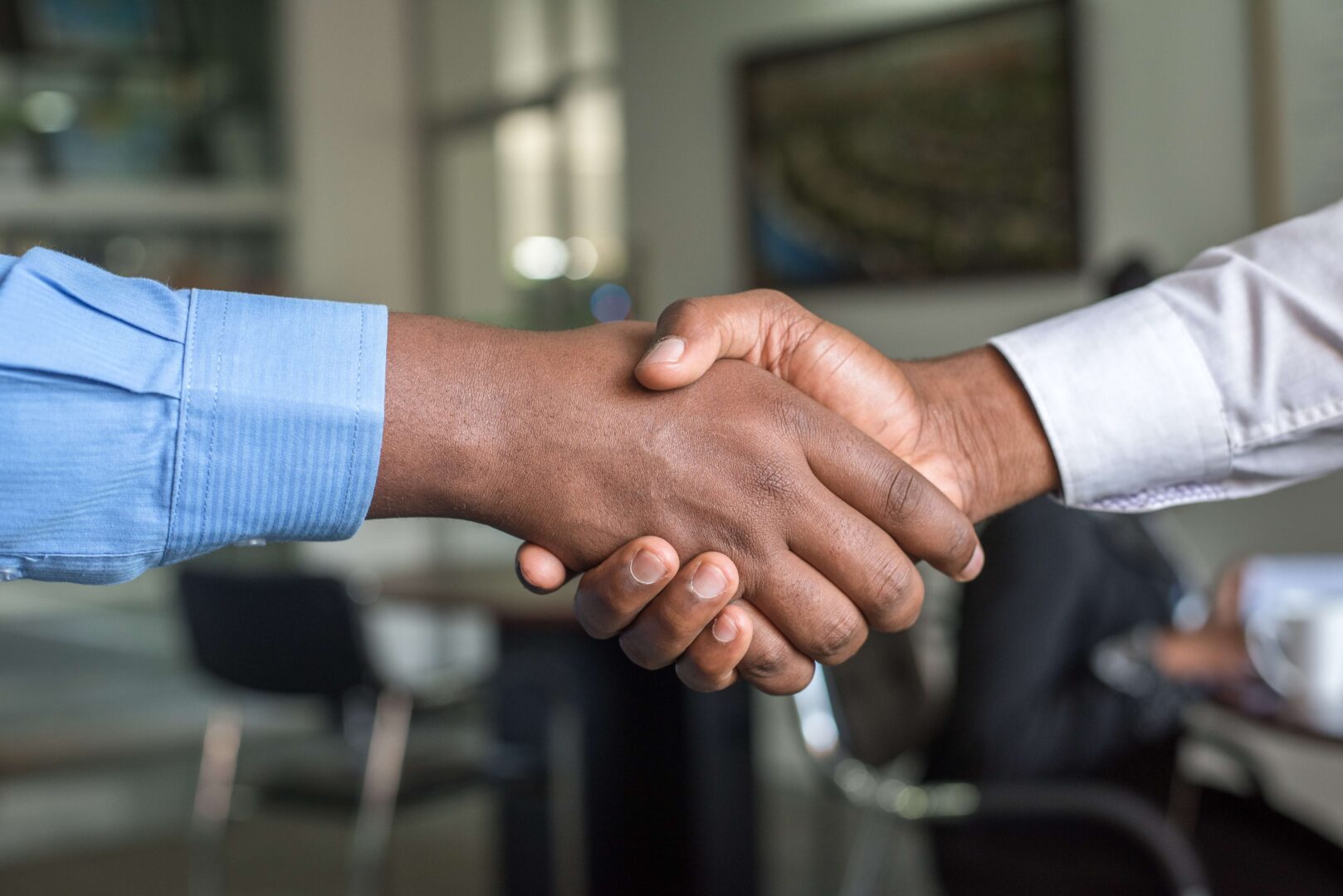 people-shaking-hands-hr
