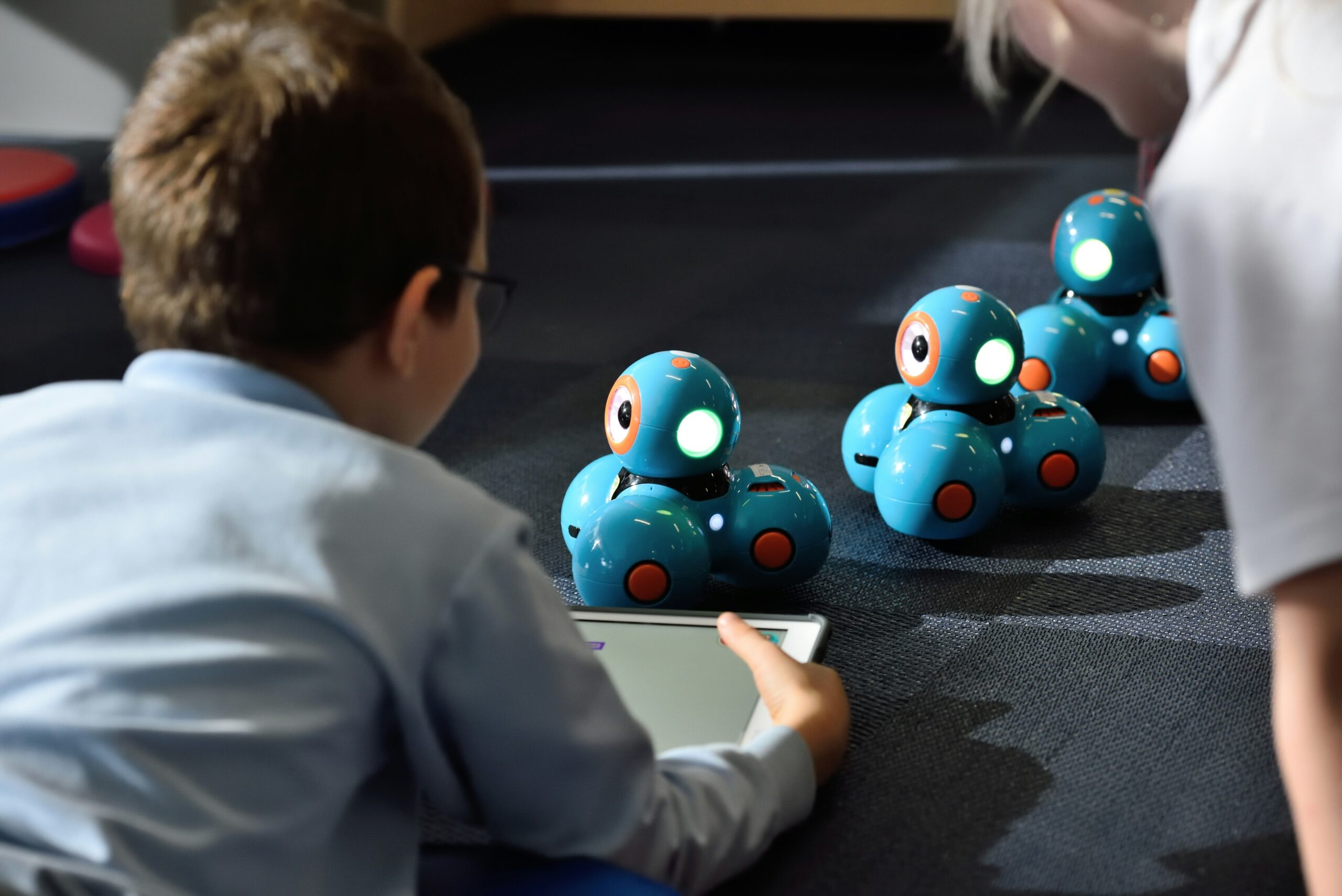 Child coding robotic toy
