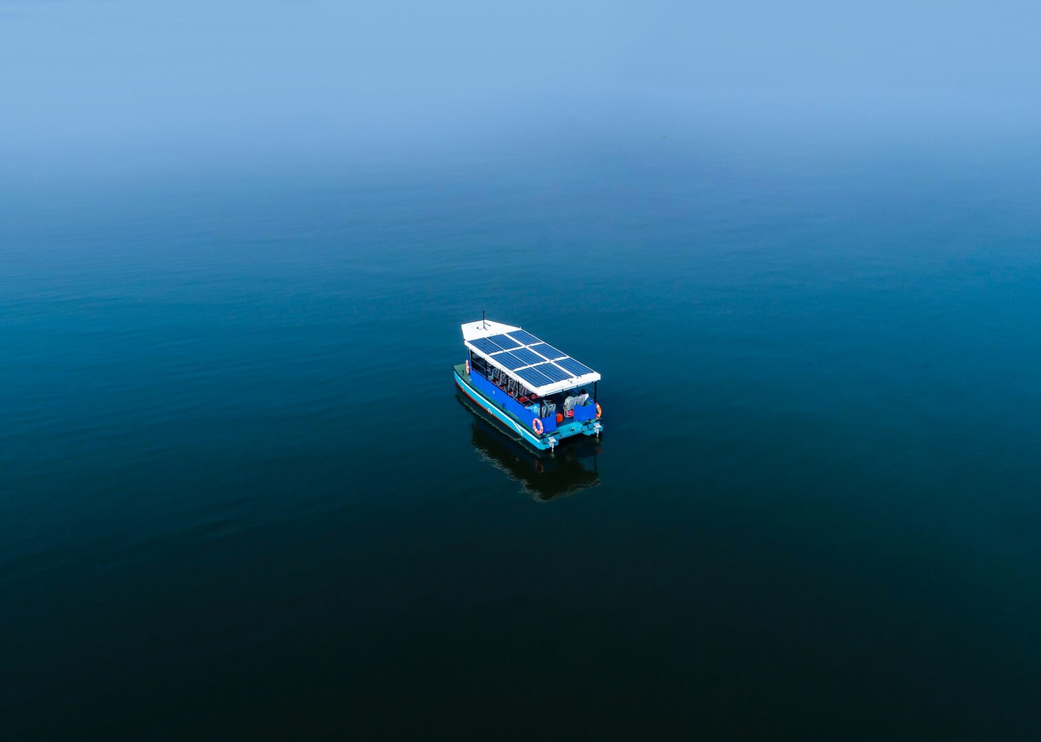 solar-powered-boat