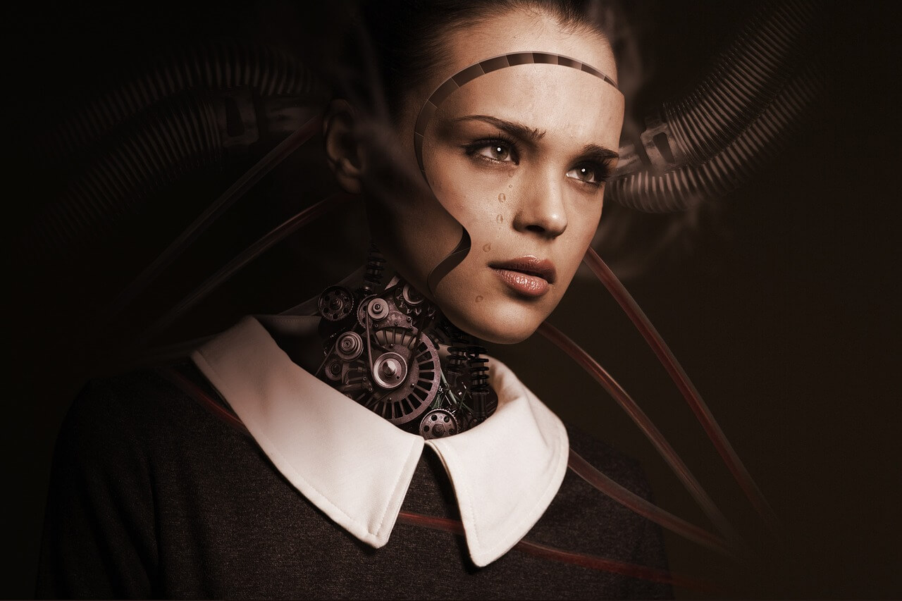Image of a robot lady.