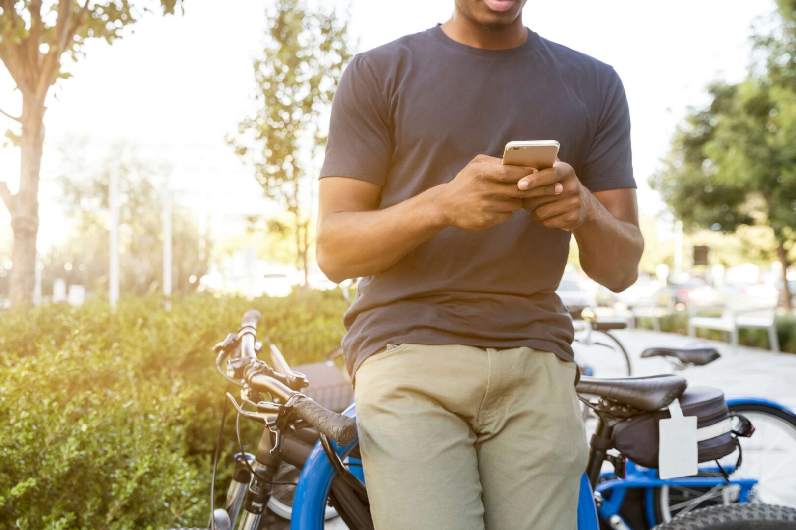 man-using-instant-messaging.