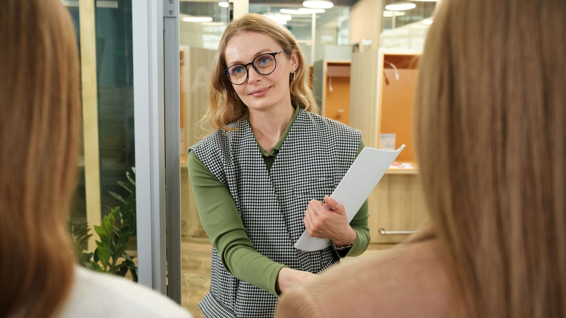 woman working in Hr