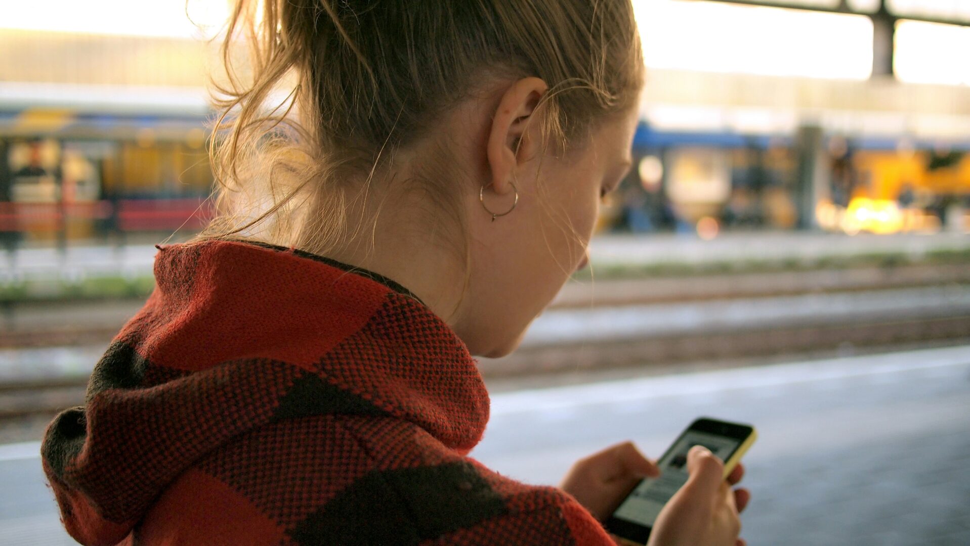 woman-on-phone