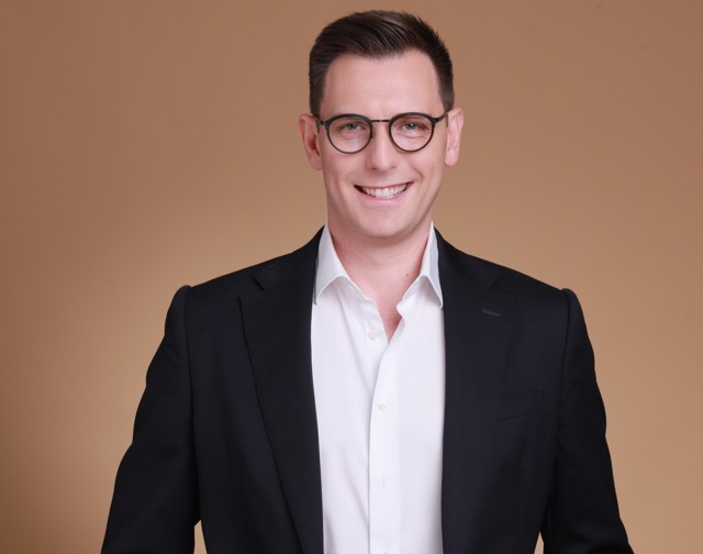 a-healthier-club-ceo-headshot