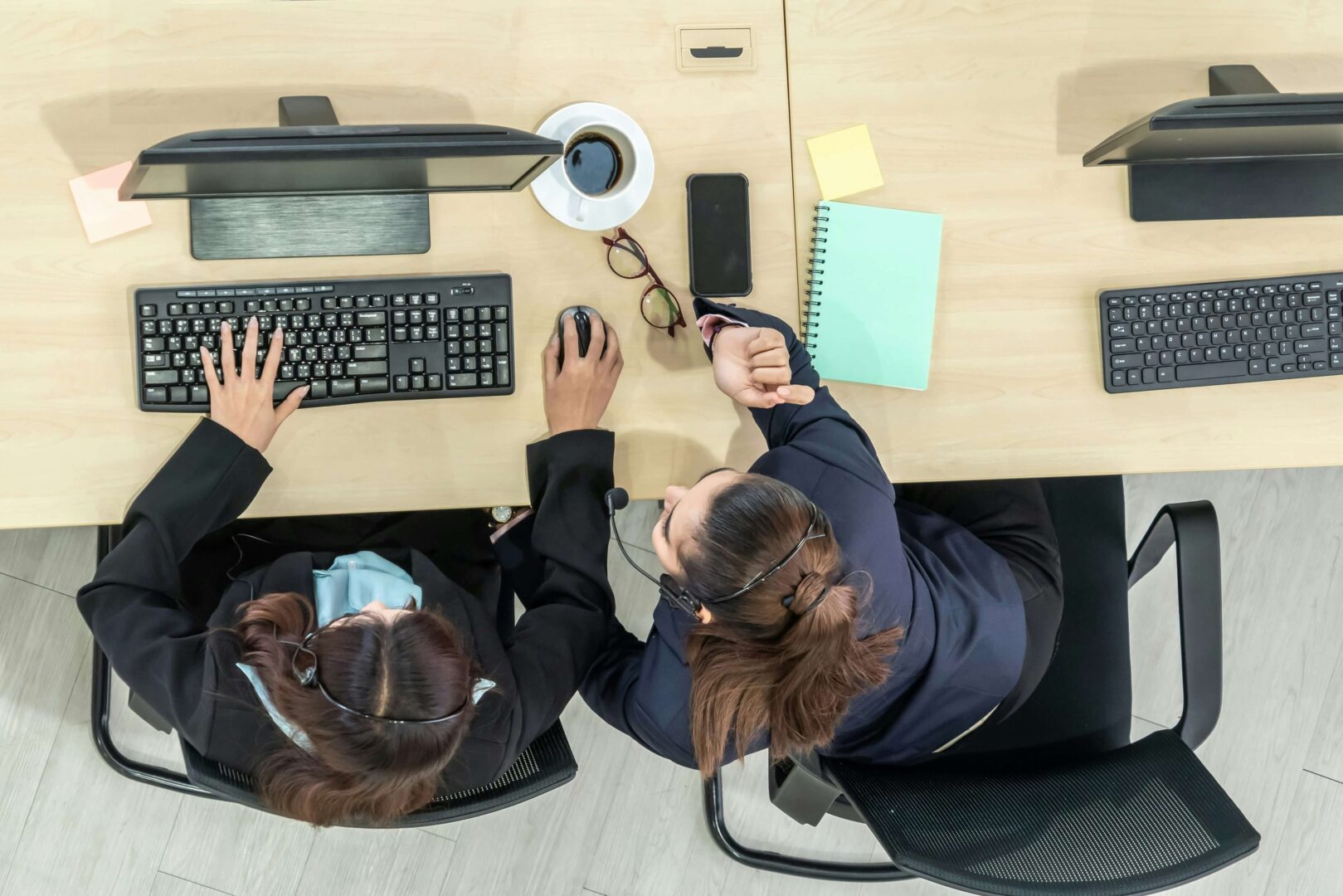 it-support-specialist-working-on-a-computer