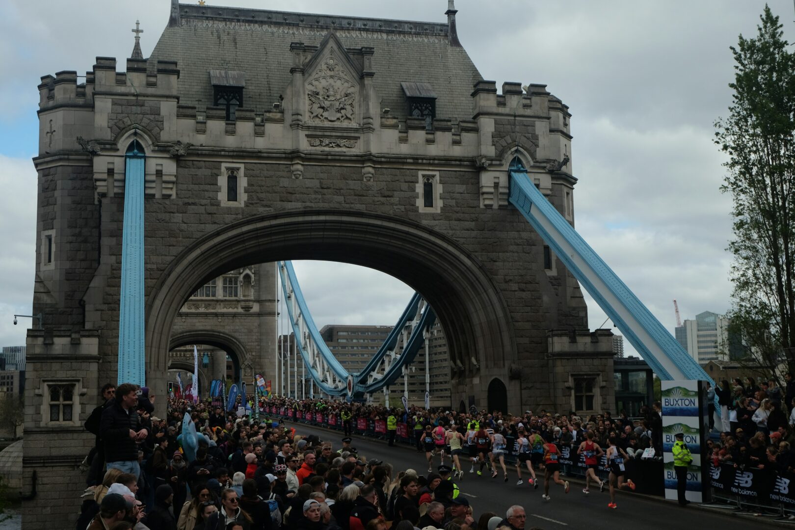 london-marathon-runners
