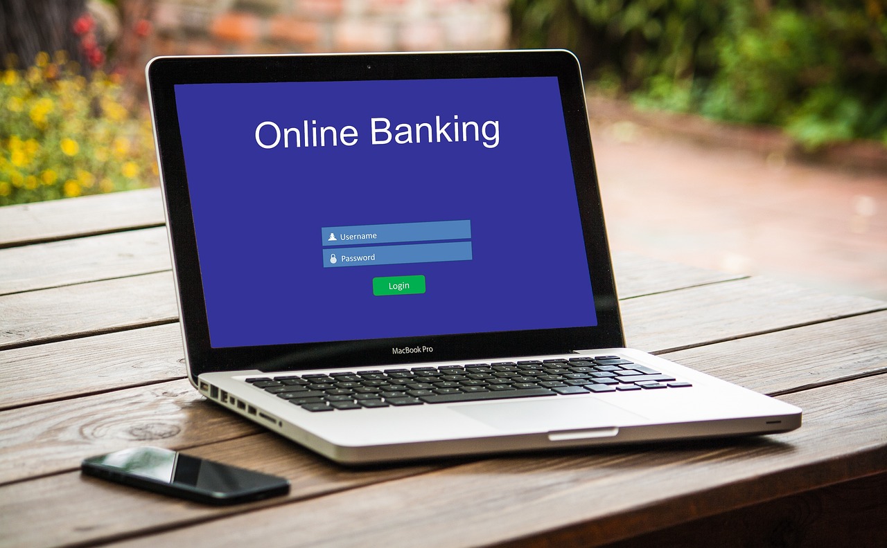 online-banking-laptop