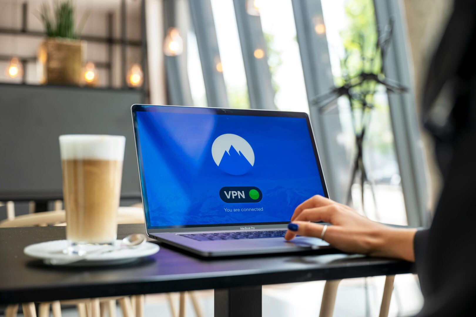 using-vpn-on-public-wifi