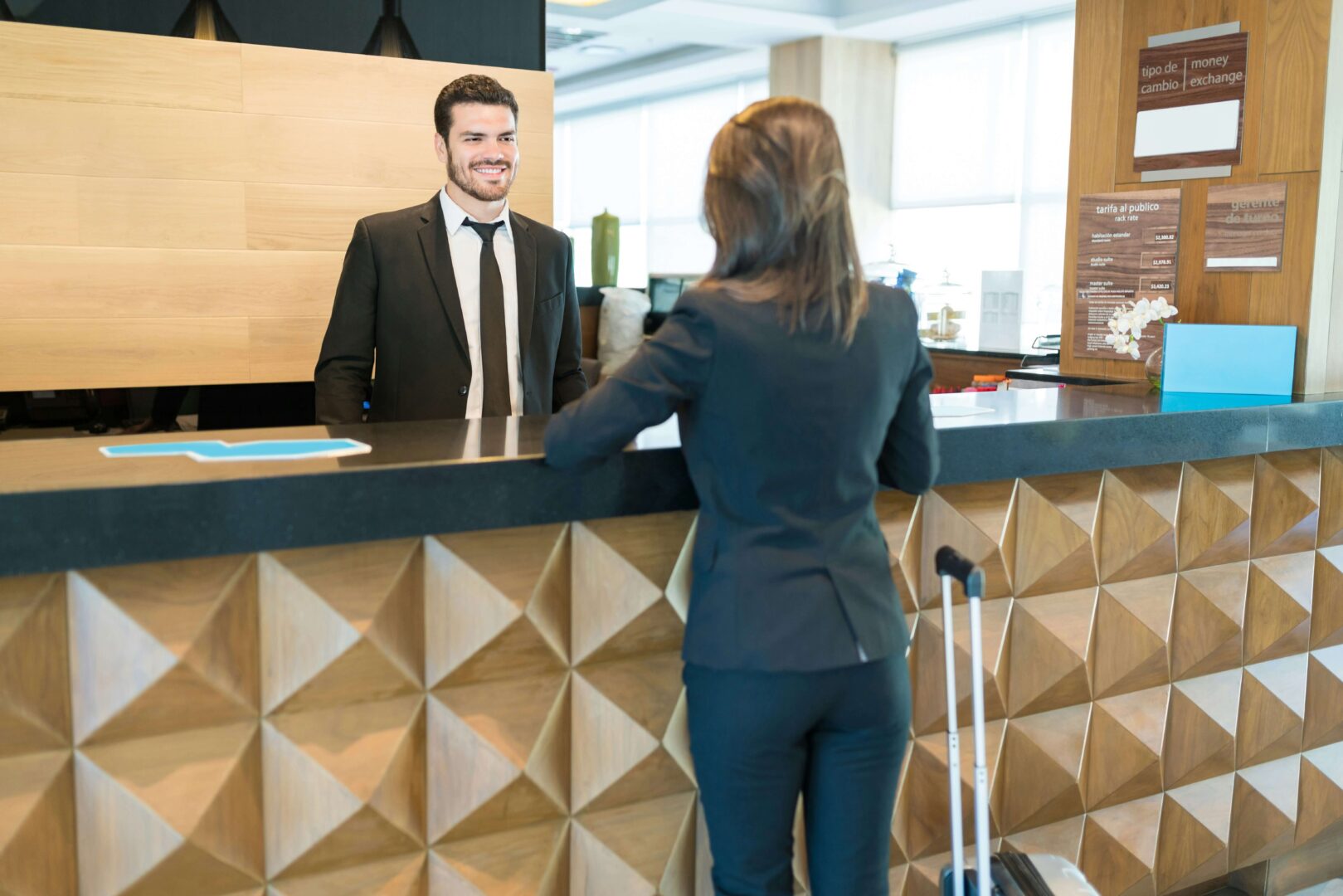 hospitality-business-using-voip