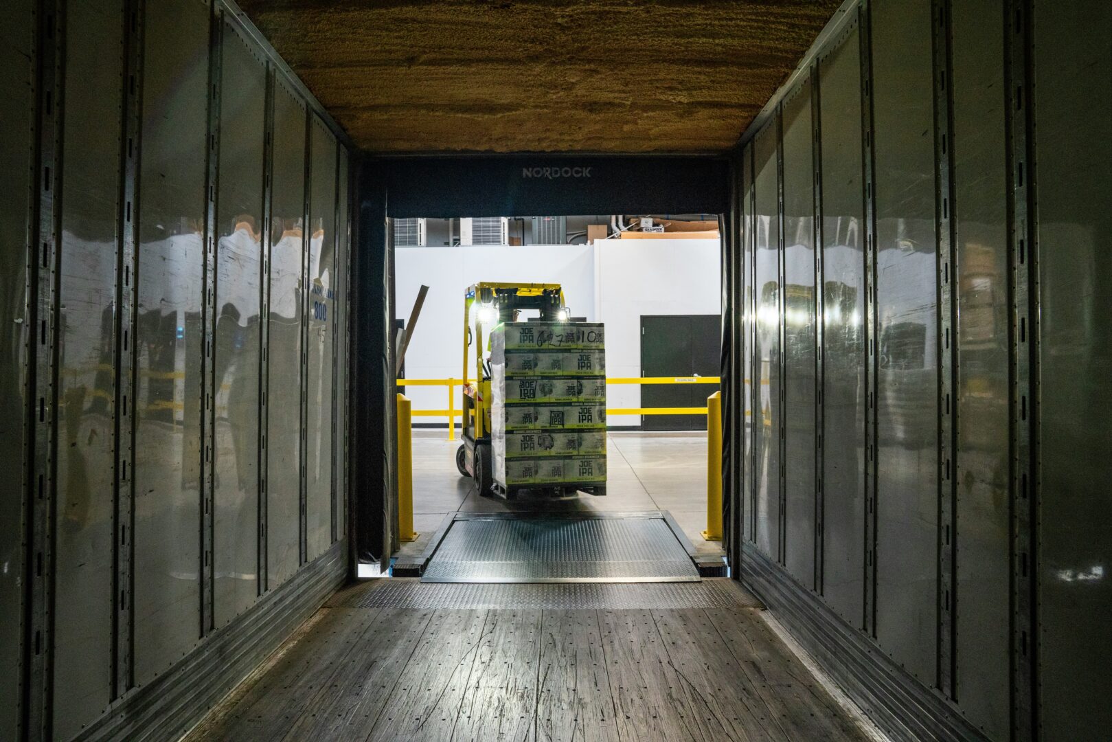 moving-containers