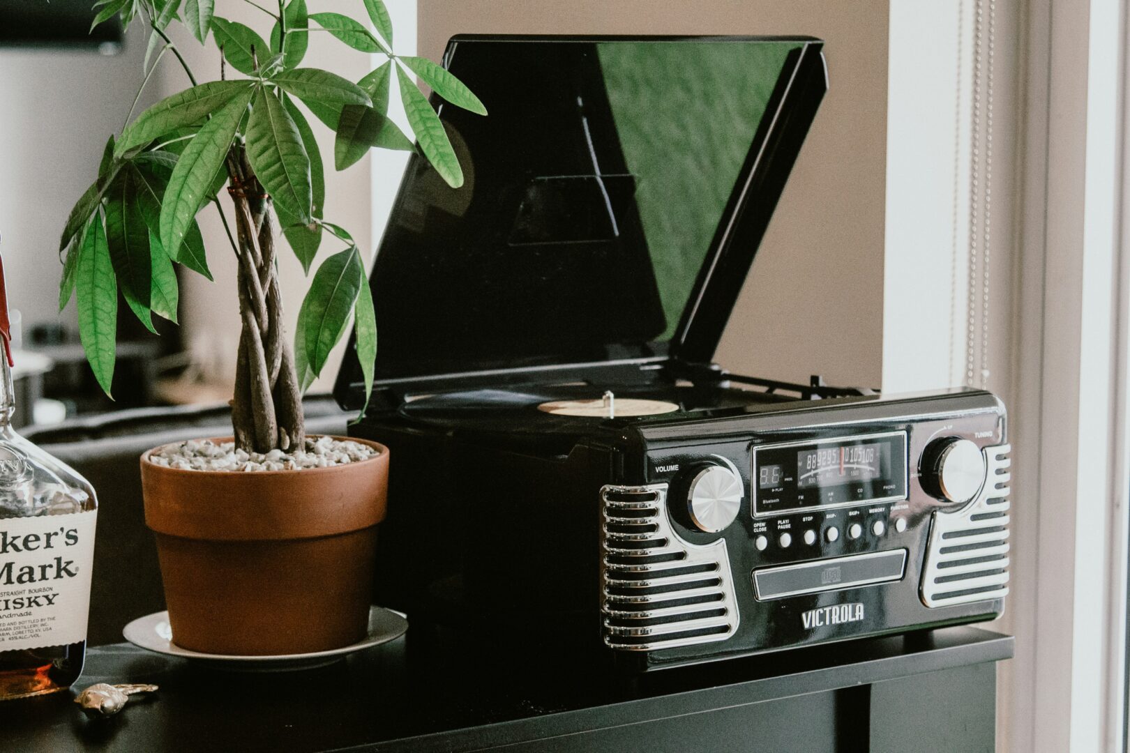 retro-record-player