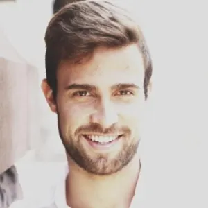 antoni-headshot
