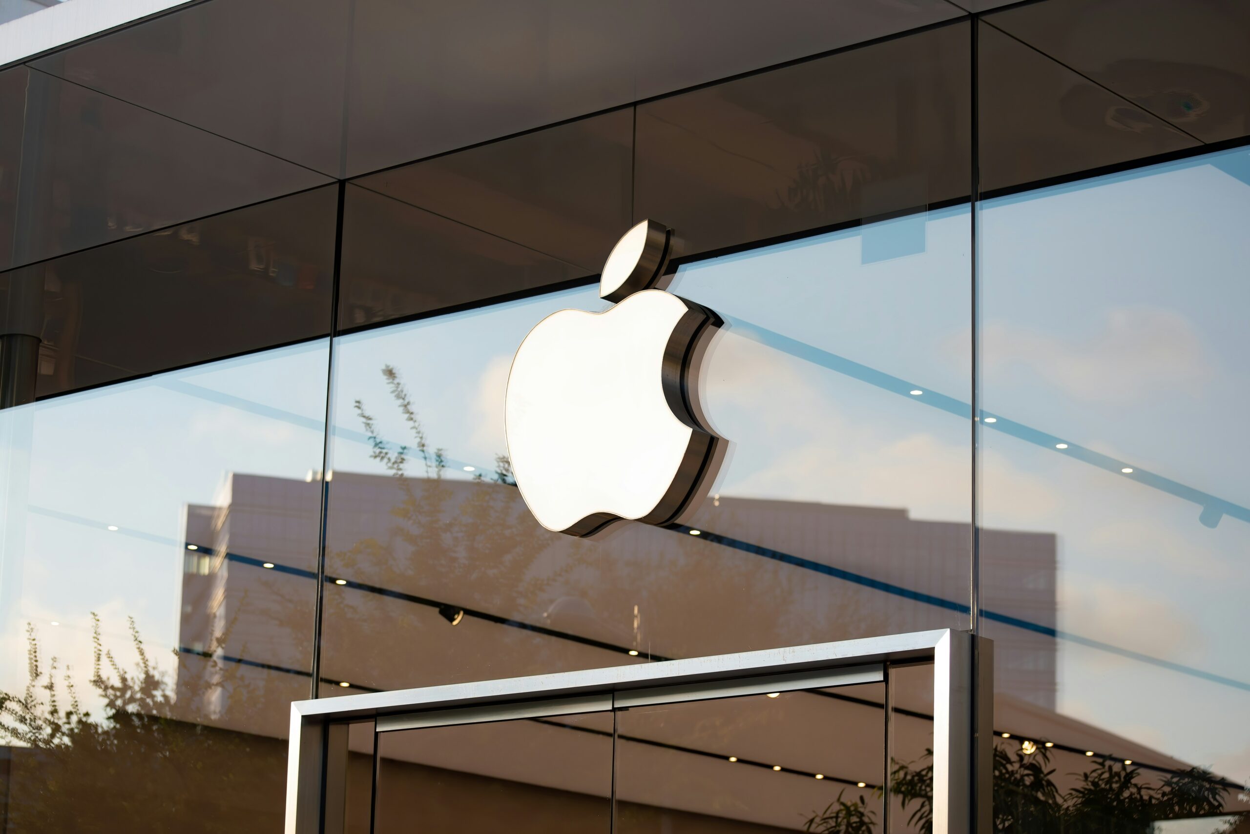 Apple Joins Google In The Battle Against EU For Open AI Systems