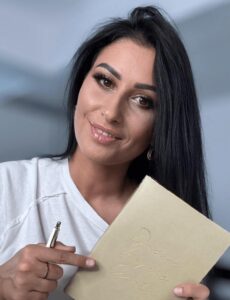 alexandra-laexa-headshot